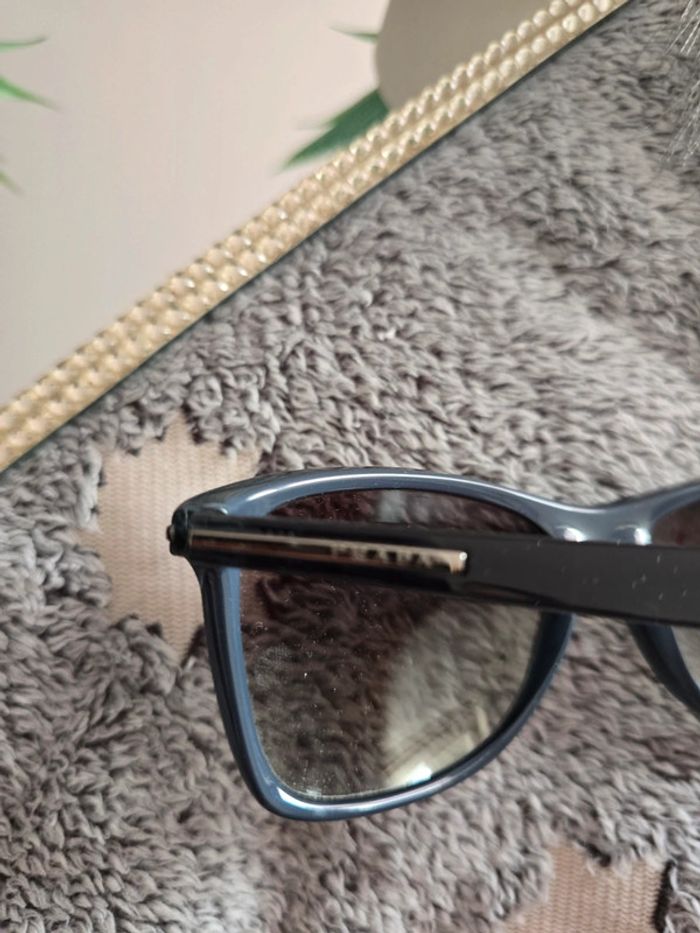 Jolie paire de lunette Prada - photo numéro 5
