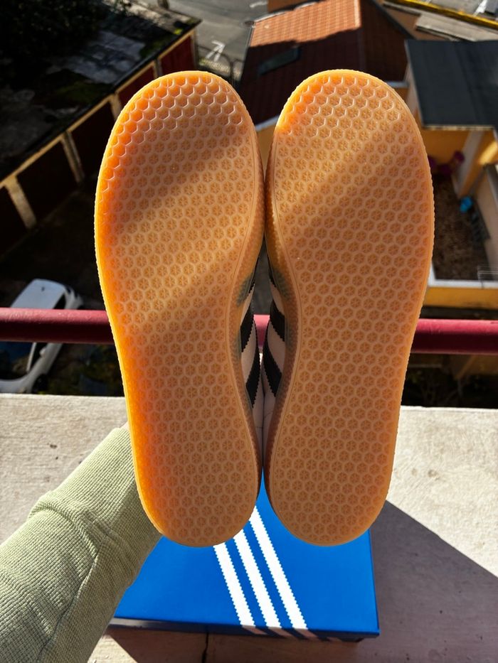 Adidas Gazelle Alumina/Core Black/Gum - Taille 39 - Neuves - photo numéro 2