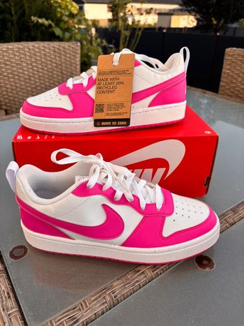 Baskets Nike P.38,5 Neuves