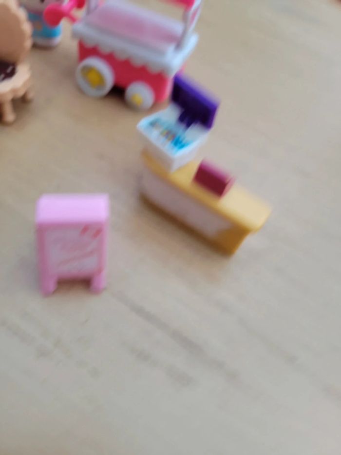 Gros lot hello kitty ribbon café terrasse personnage dont 1 articulé glacière boisson - photo numéro 4