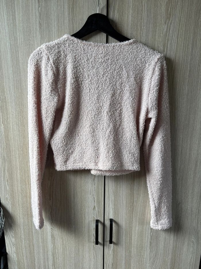 Crop top duveteux longues manches effet cache cœur H&M - photo numéro 4
