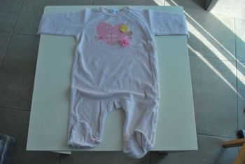 Pyjama fille 1 pièce taille 12 mois