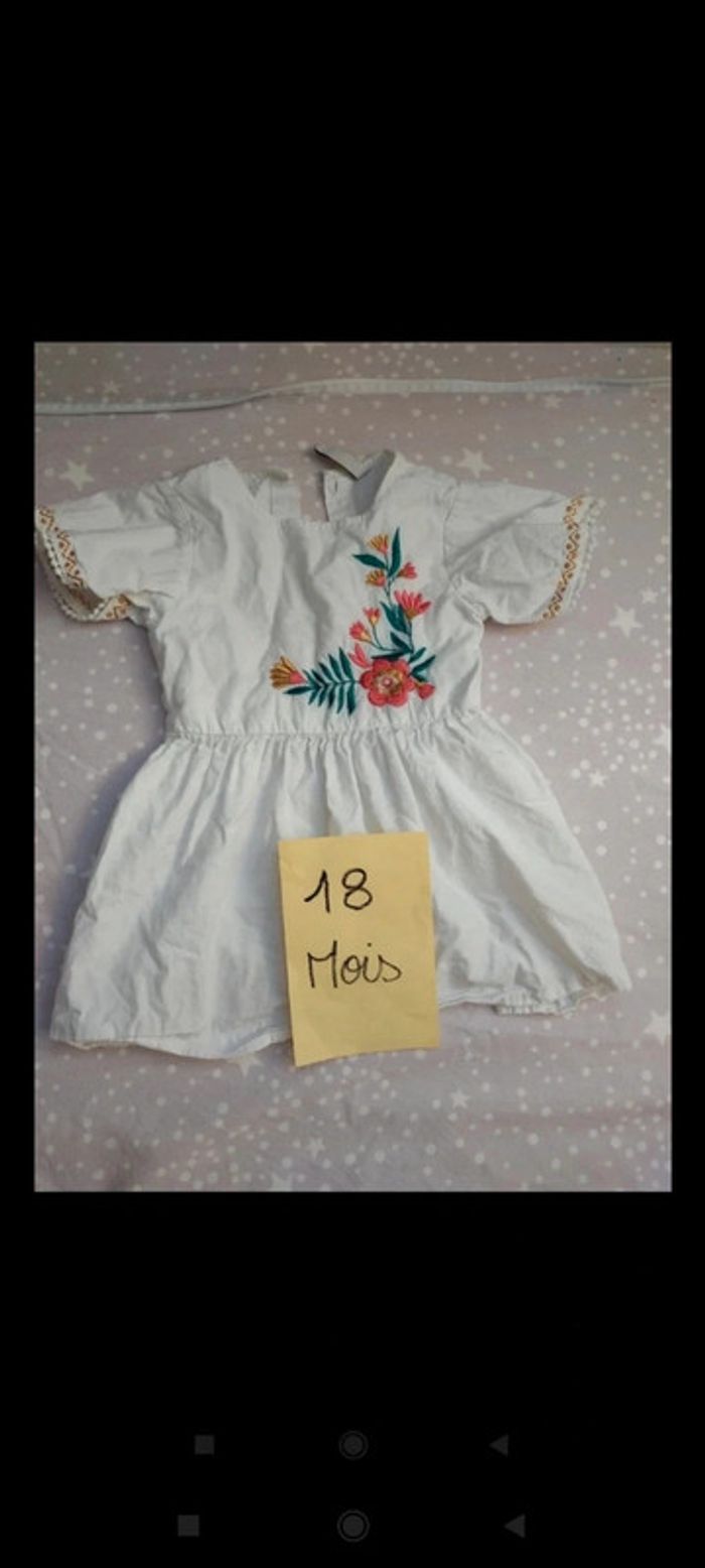 Lot robes 18 mois - photo numéro 2