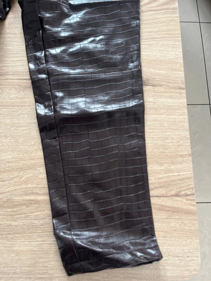 Pantalon Primark style cuir croco neuf taille 46 - photo numéro 2