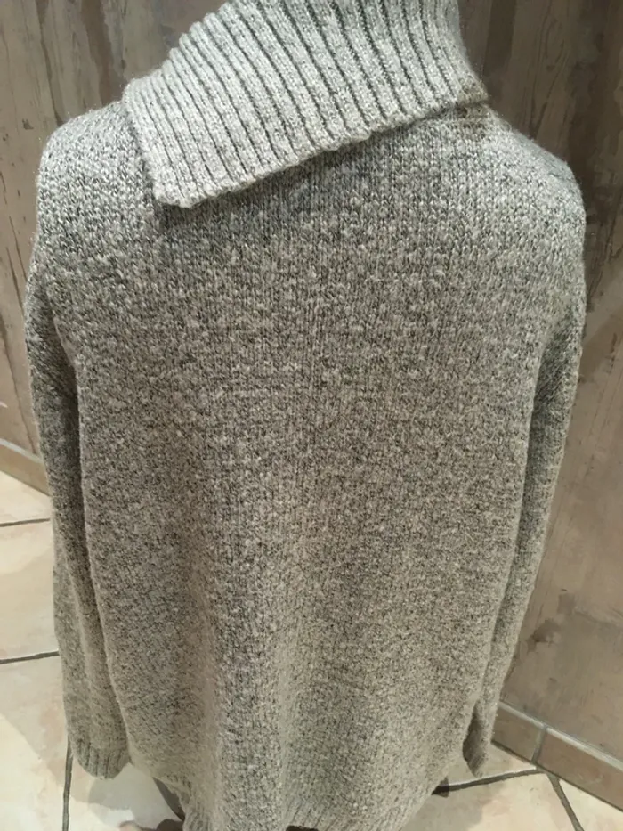 Magnifique pull tout doux tout chaud effet scintillant en 46 excellent état - photo numéro 4