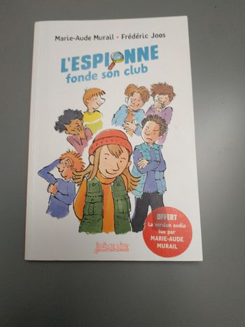 L'espionne fonde son club