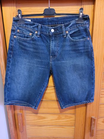 Short levis