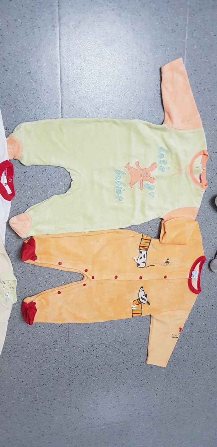 Pyjamas/grenouillères - photo numéro 3