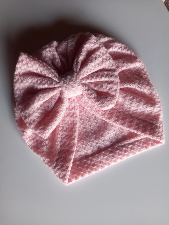 Bonnet léger avec noeud bébé fille