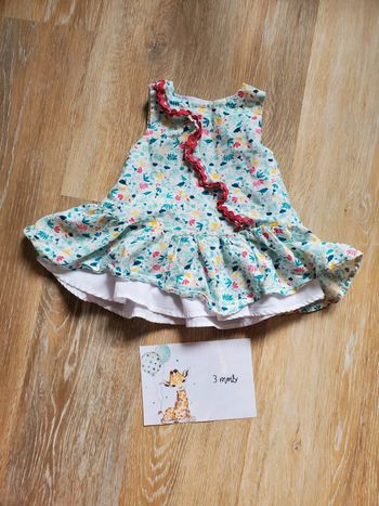 Robe neuve 3 mois