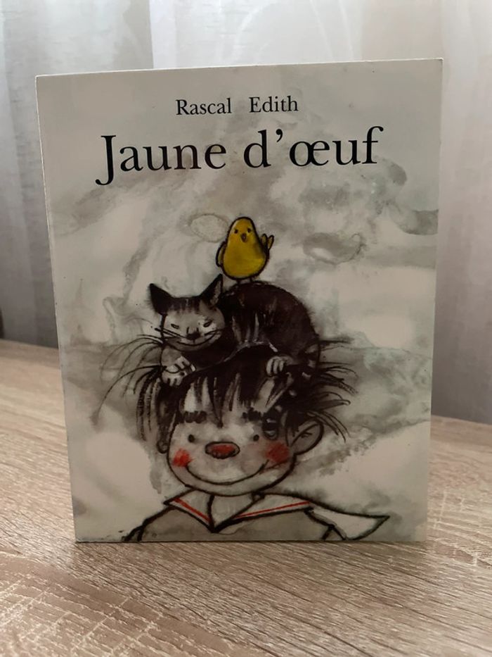 Livre jaune d’œuf