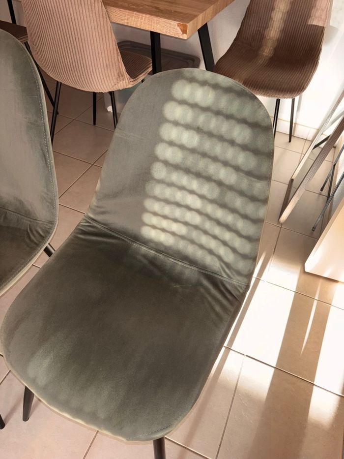 Chaise en velours vert - photo numéro 8