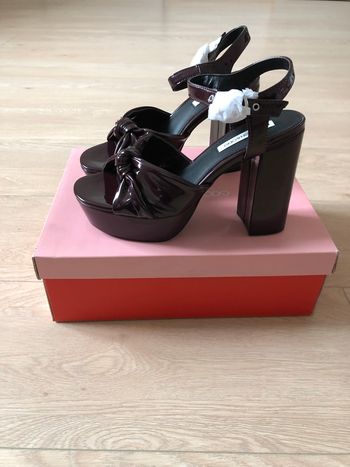 Escarpins ouverts vernis prunes neufs Even&Odd pointure 37