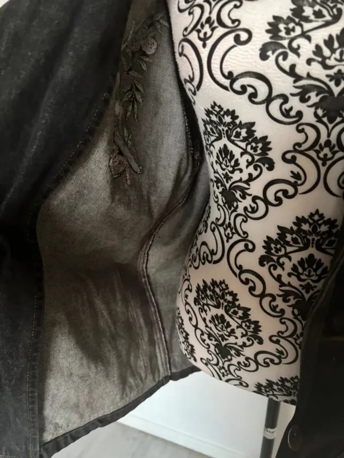 Veste jeans brodées taille 42 - photo numéro 7