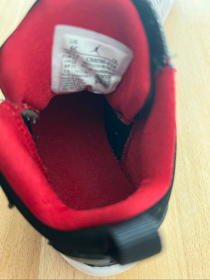 Basket Jordan Taille 22 - photo numéro 3
