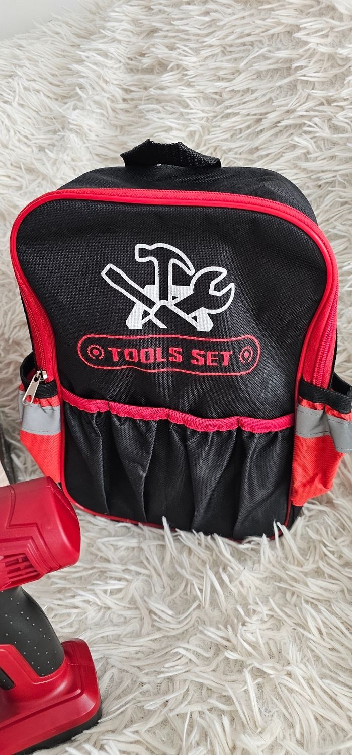 Mon sac a outils 🔧 avec visseuse électronique comme papa ! - photo numéro 5