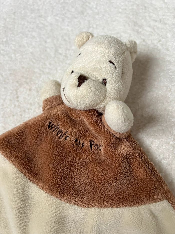 Doudou plat Winnie l’Ourson Disney Baby - photo numéro 3