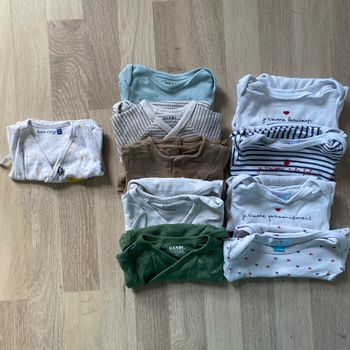 Lot bodies manches longues 1 mois