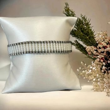 Magnifique bracelet blanc et argenté