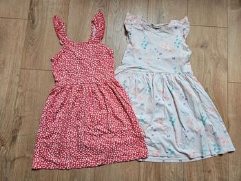 Lot de 2 robes H&M et Kiabi 8 ans