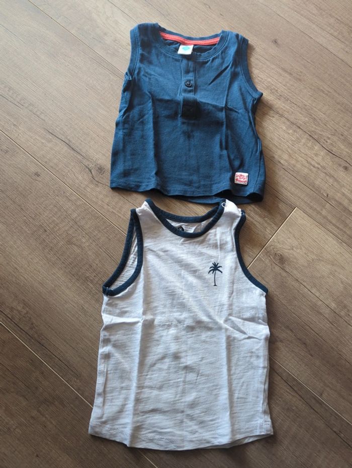 Lot de 2 débardeurs 12 mois