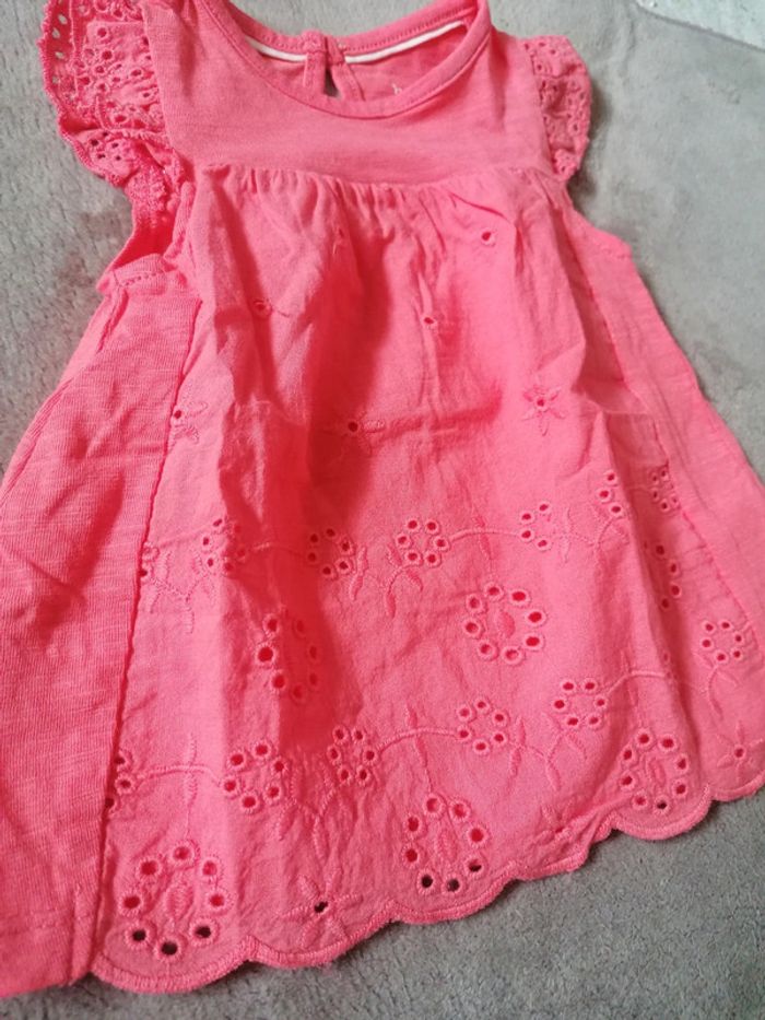 Robe avec broderies - photo numéro 2