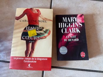 Livres roman mary Higgins Clark / haut les cœurs Coraline Noël