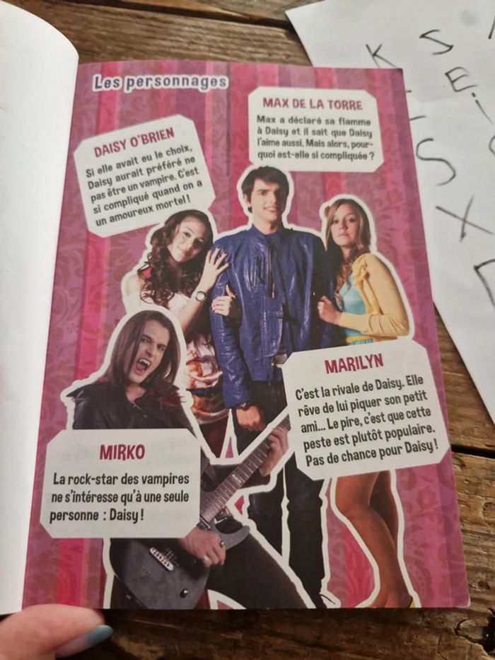 Chica Vampiro "Daisy sort avec un mortel" - photo numéro 2
