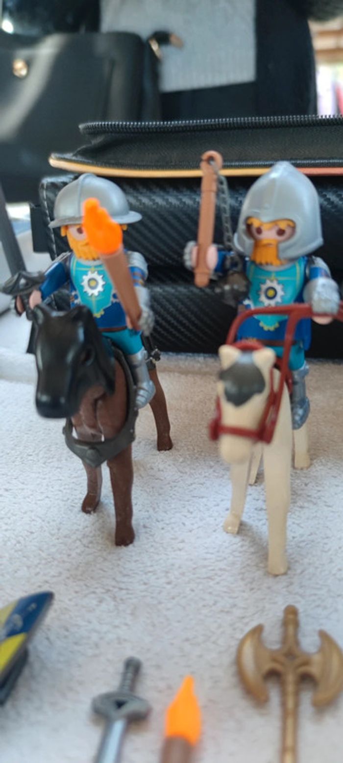 Playmobil  lot 5 Chevaliers Novelmore + chevaux + armes - photo numéro 4