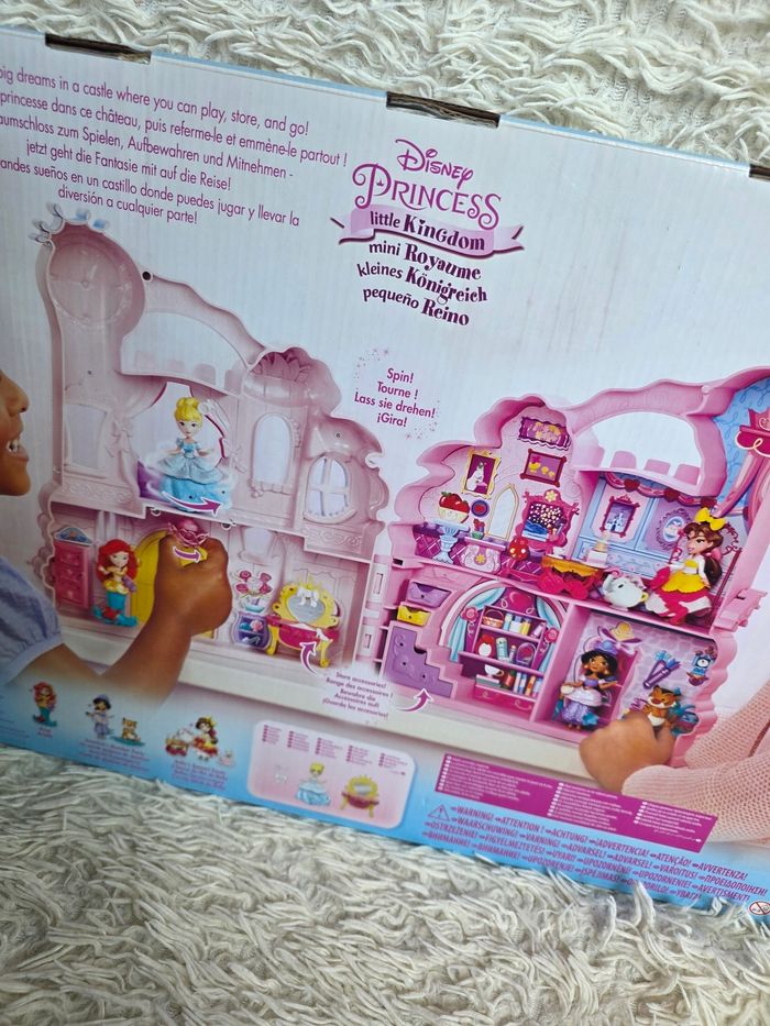 Poupee figurine disney princesse little kingdom le château des princesses + cendrillon disneyland paris - disney store - hasbro - photo numéro 5