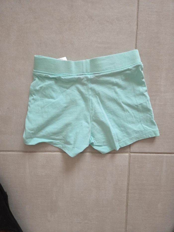 Short fille - photo numéro 3