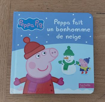 Peppa fait un bonhomme de neige - hachette Jeunesse