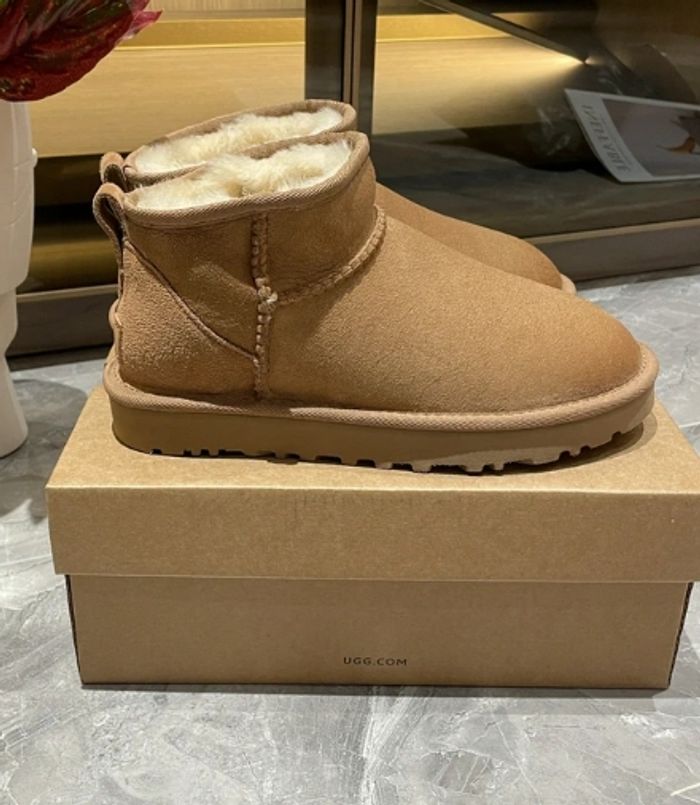 Ugg mini bottes - photo numéro 2