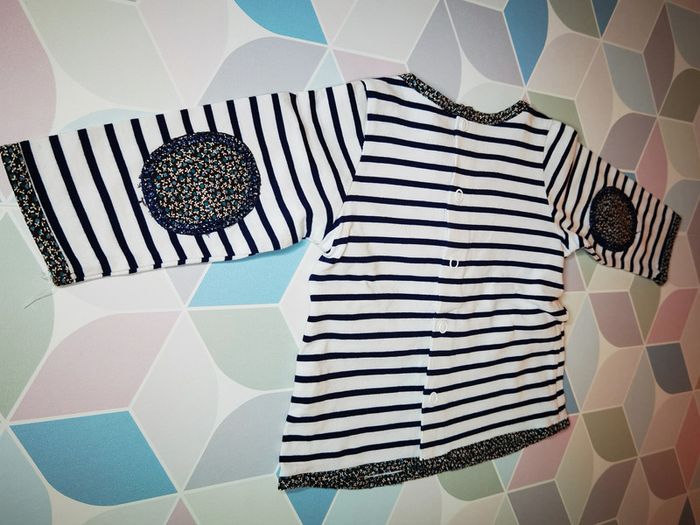 D3073 - tee-shirt fille 6 mois - photo numéro 3