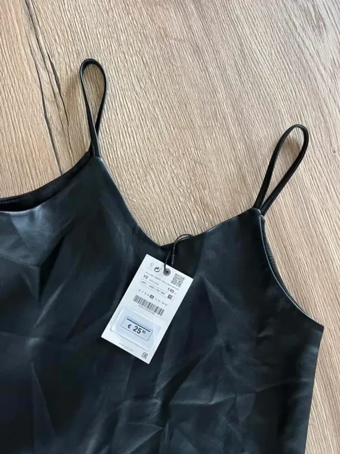 Robe Zara simili cuir 10 ans neuve - photo numéro 2