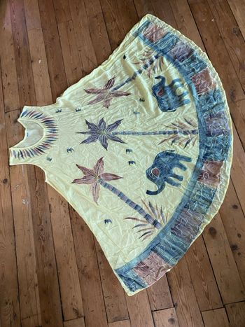 Robe indienne légère jaune lumineux palmiers éléphants fabriquée en Inde