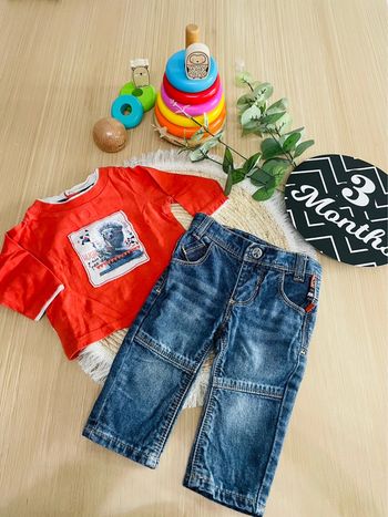 Ensemble tape à l’œil jean et t-shirt manches longues 3 mois
