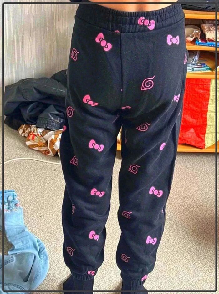 Bas de jogging naruto X hello kitty taille xxs/32 mais taille grand - photo numéro 2