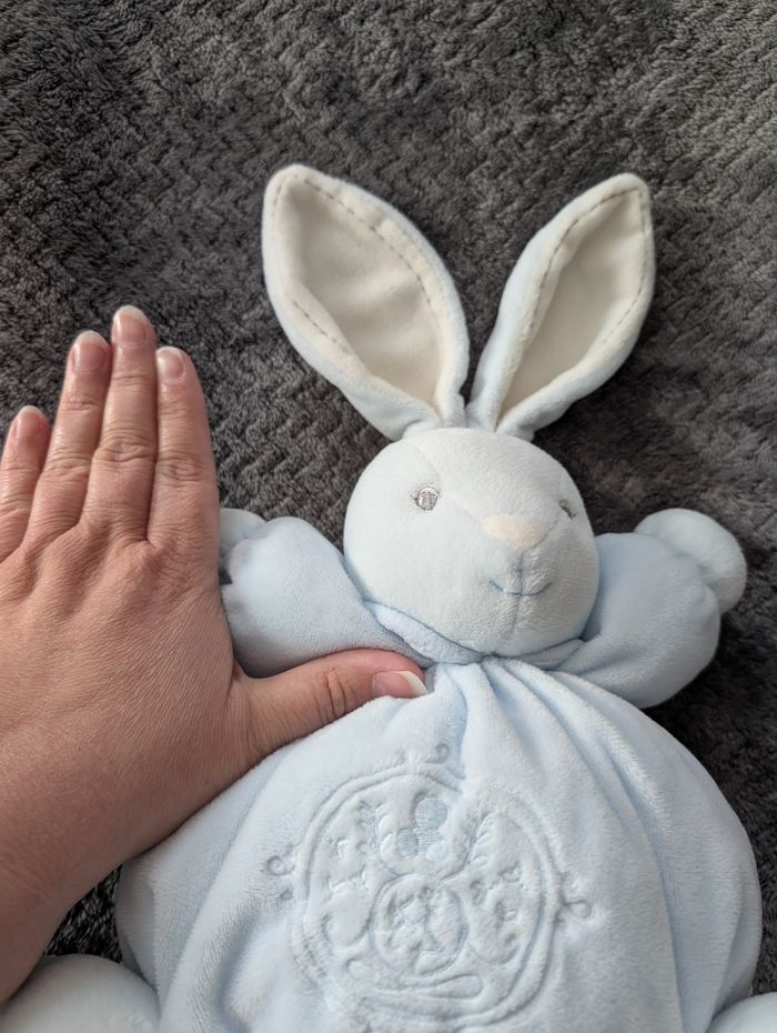 TBE, gros doudou boule  lapin 🐰 Kaloo - photo numéro 2
