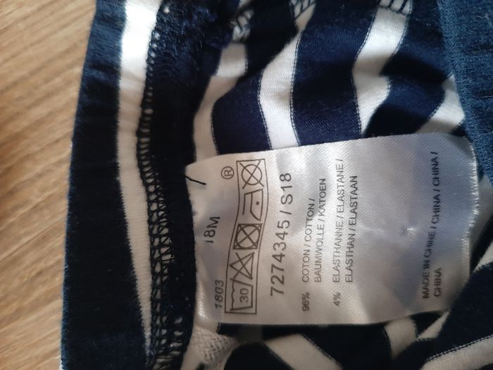 1 pyjama 1 pièce et 2 leggins pour filles Taille 18 mois - photo numéro 7
