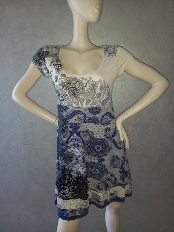 robe crème et bleu desigual taille 40