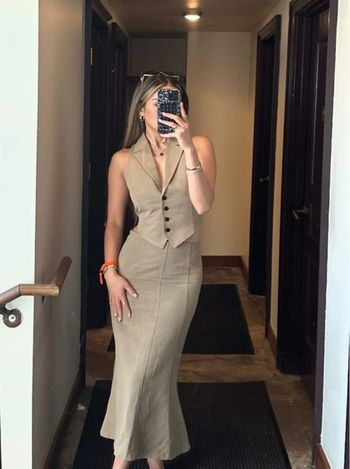 Ensemble tailleur en lin kaki Zara 