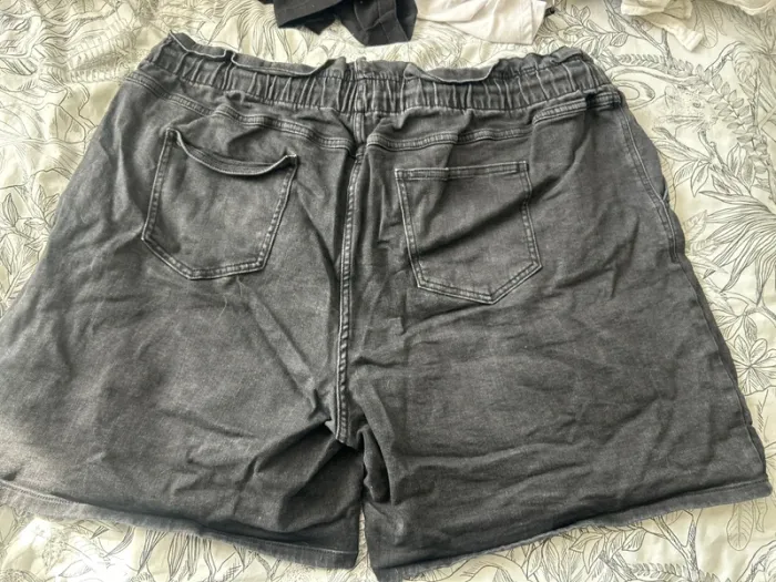 Short en jean kiabi taille 54 - photo numéro 4