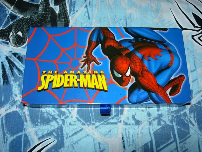 trousse boite + couleur 64 + stylo gomme etc.. Neuf Spiderman 3 - photo numéro 4