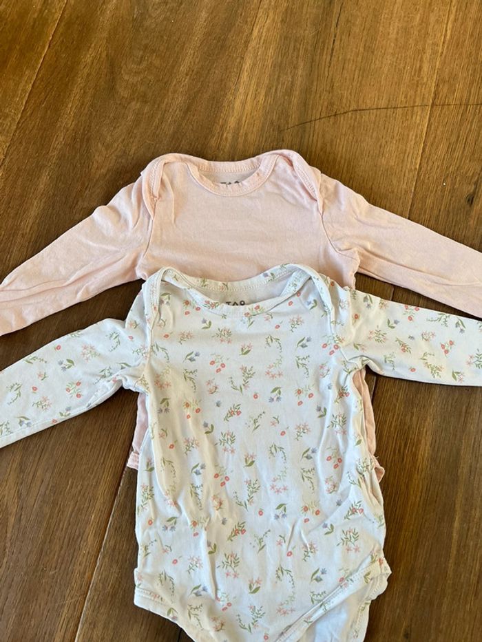 Lot de de bodies 6mois