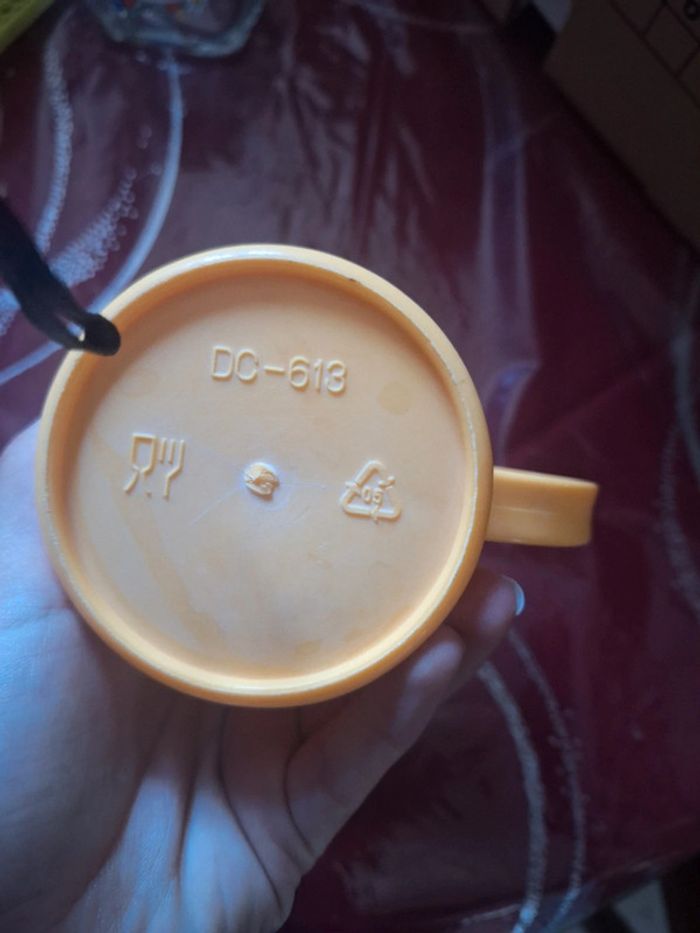 Tasse jaune plastique - photo numéro 5