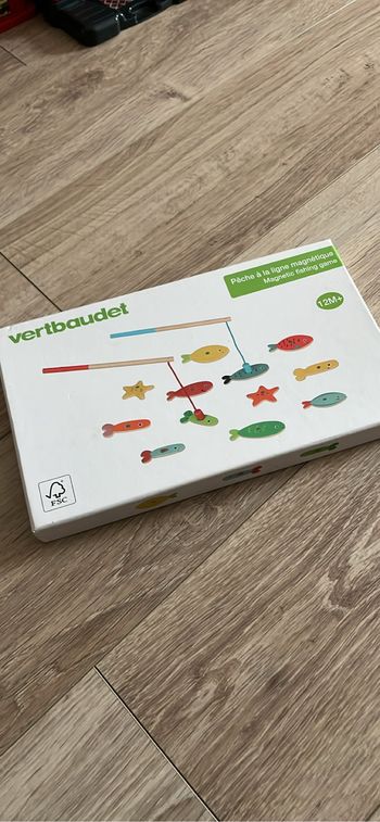 Pêche à la ligne magnétique en bois