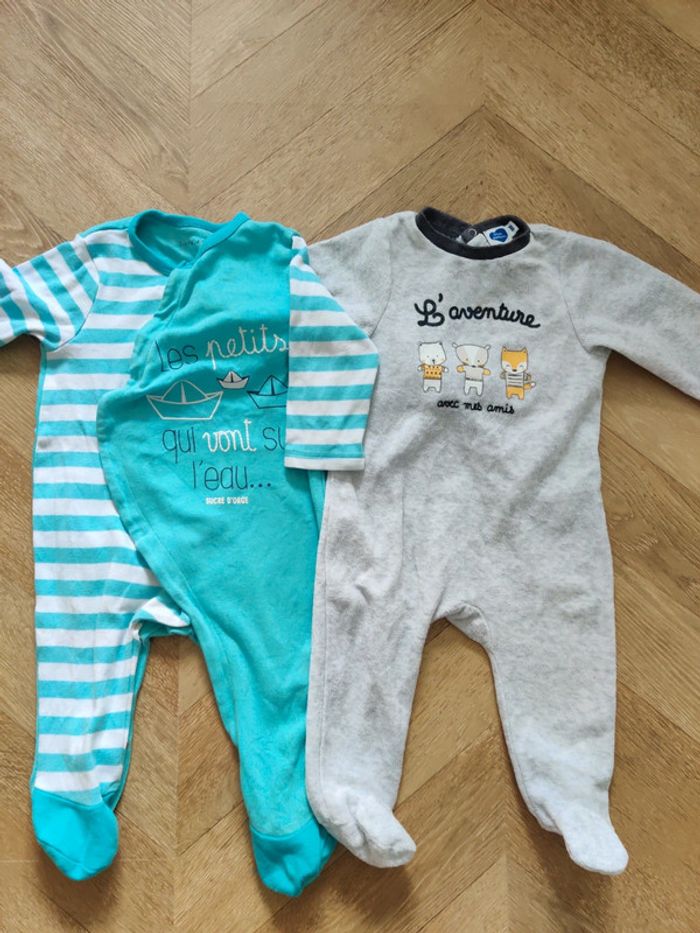 lot de 2 pyjama  9 mois
