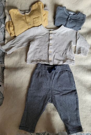 Joli lot mixte 6 mois Petit Bateau