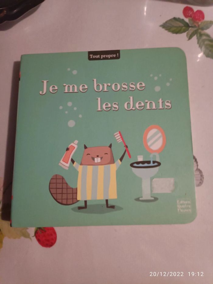 Je me brosse les dents neuf